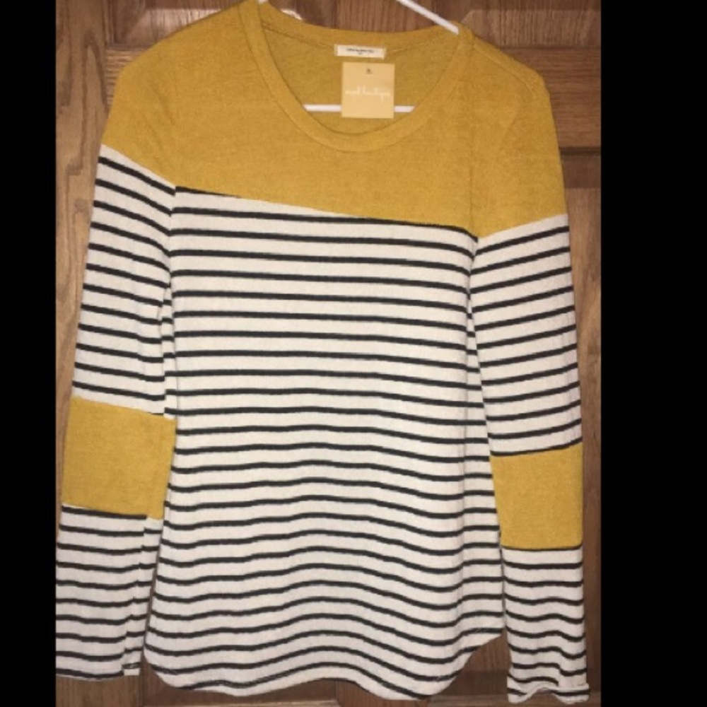 Boutique Sweater NWT
